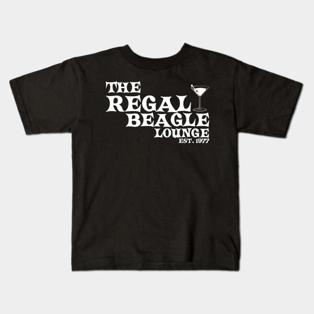 The regal beagle lounge est. 1977 Kids T-Shirt by thestaroflove